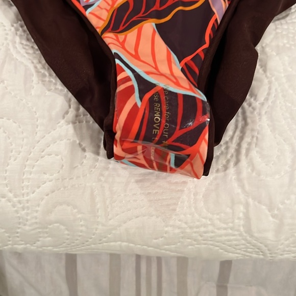 MAAJI NWOT but liner intact reversible one piece swim sz Small - Picture 2 of 6